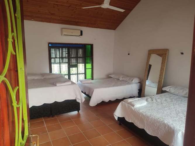 Casa de 3 alcobas en venta en Ricaurte, 350 m² · foto 13 de 15