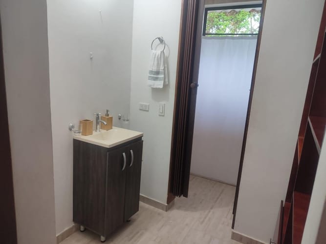 Casa de 3 alcobas en venta en Ricaurte, 350 m² · foto 14 de 15