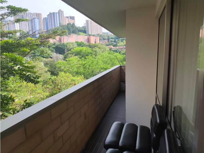 Apartamento de 3 alcobas en venta en Calasanz, Medellín, 86 m² · foto 6 de 24