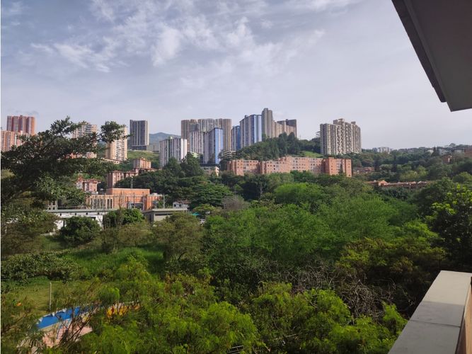Apartamento de 3 alcobas en venta en Calasanz, Medellín, 86 m² · foto 9 de 24