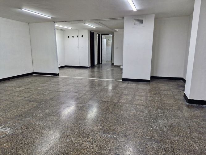 Bodega en venta en Perpetuo Socorro, Medellín, 742 m² · foto 5 de 17
