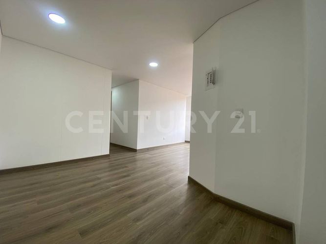 Apartamento de 2 alcobas en venta en Lagos De Torca, Bogotá, 59 m² · foto 2 de 21