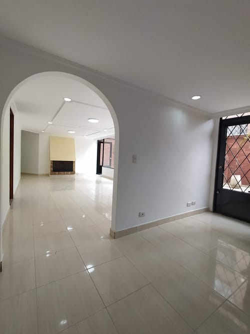 Apartamento de 3 alcobas en venta en Santa Barbara, Bogotá, 135 m² · foto 5 de 24