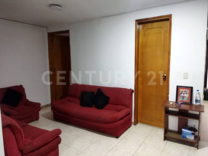 Casa de 6 alcobas en venta en Nuevo Kennedy, Bogotá, 358 m² · foto 9 de 24
