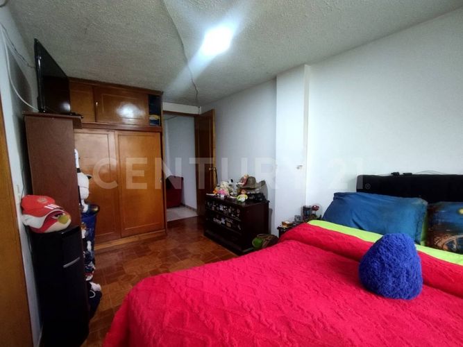 Casa de 6 alcobas en venta en Nuevo Kennedy, Bogotá, 358 m² · foto 16 de 24