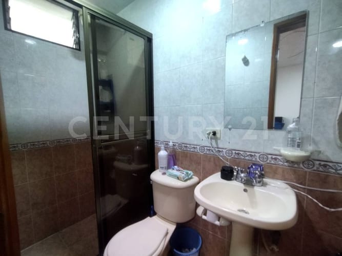 Casa de 6 alcobas en venta en Nuevo Kennedy, Bogotá, 358 m² · foto 17 de 24