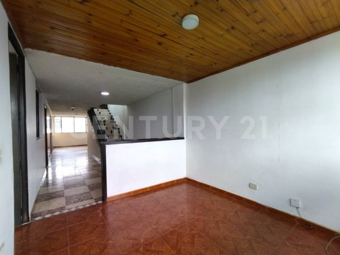 Casa de 6 alcobas en venta en Nuevo Kennedy, Bogotá, 358 m² · foto 22 de 24