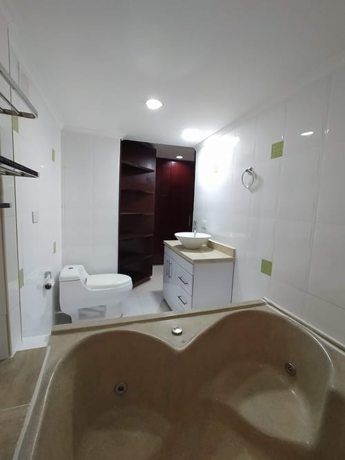 Apartamento de 3 alcobas en venta en Santa Barbara, Bogotá, 135 m² · foto 22 de 24