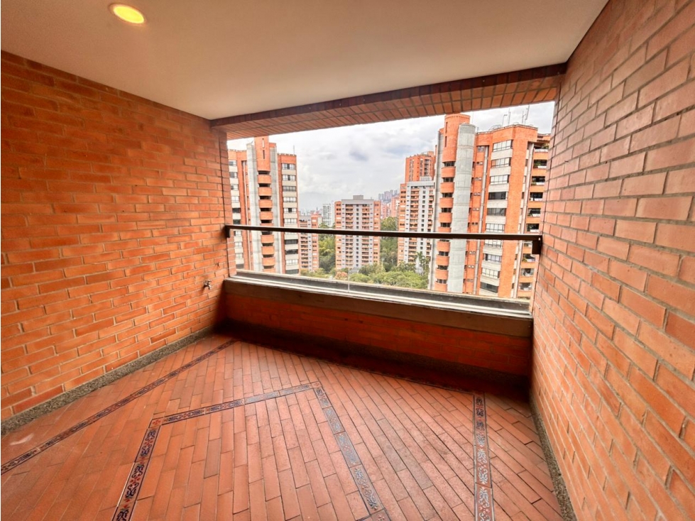 Apartamento en arriendo en El Poblado, Medellín · foto 12 de 16