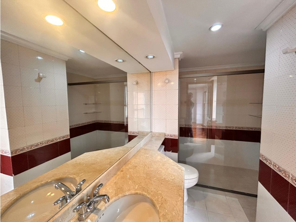 Apartamento en arriendo en El Poblado, Medellín · foto 13 de 16