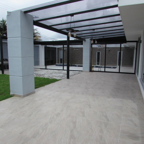 Casa en venta en San Jose De Bavaria, Bogotá · foto 3 de 24