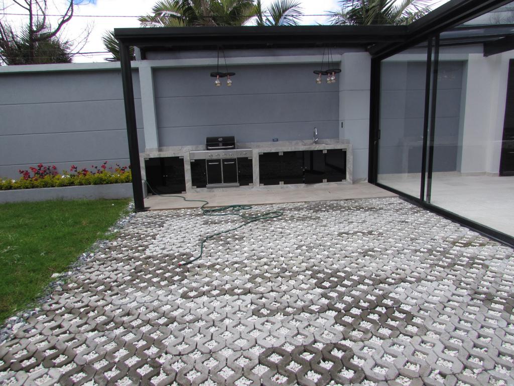 Casa en venta en San Jose De Bavaria, Bogotá · foto 8 de 24
