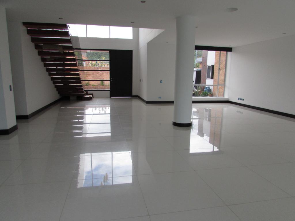 Casa en venta en San Jose De Bavaria, Bogotá · foto 9 de 24