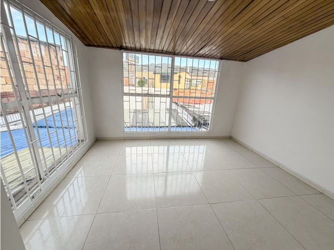 Casa de 6 alcobas en venta en Barrios Unidos, Bogotá, 250 m² · foto 17 de 21