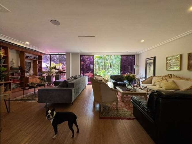 Apartamento de 4 alcobas en venta en El Poblado, Medellín, 249 m² · foto 2 de 24