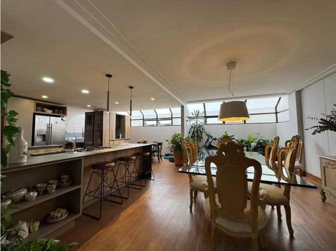 Apartamento de 4 alcobas en venta en El Poblado, Medellín, 249 m² · foto 7 de 24