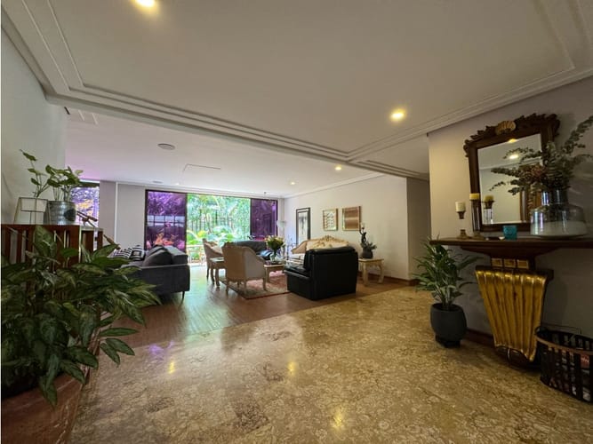 Apartamento de 4 alcobas en venta en El Poblado, Medellín, 249 m² · foto 8 de 24