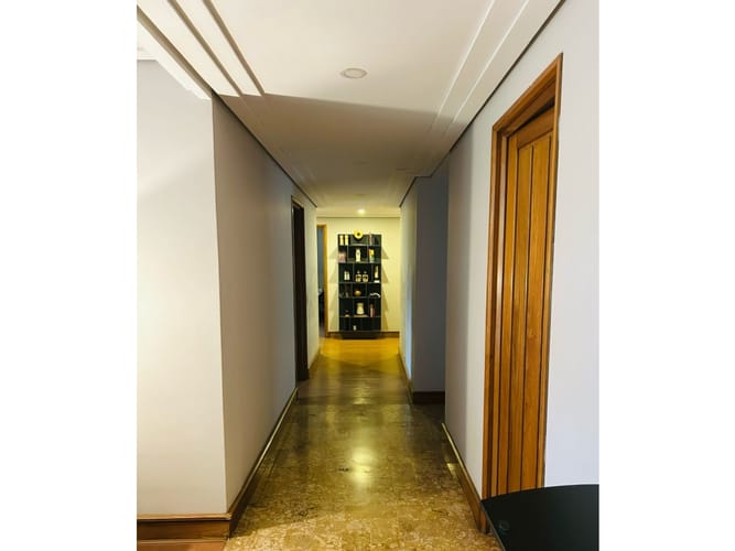 Apartamento de 4 alcobas en venta en El Poblado, Medellín, 249 m² · foto 13 de 24
