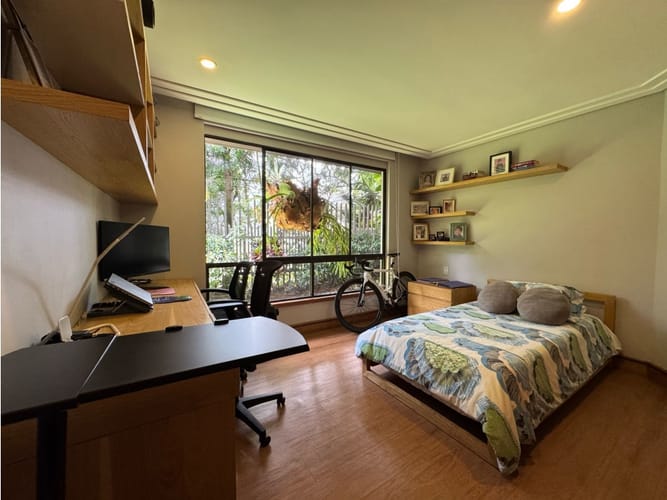 Apartamento de 4 alcobas en venta en El Poblado, Medellín, 249 m² · foto 16 de 24