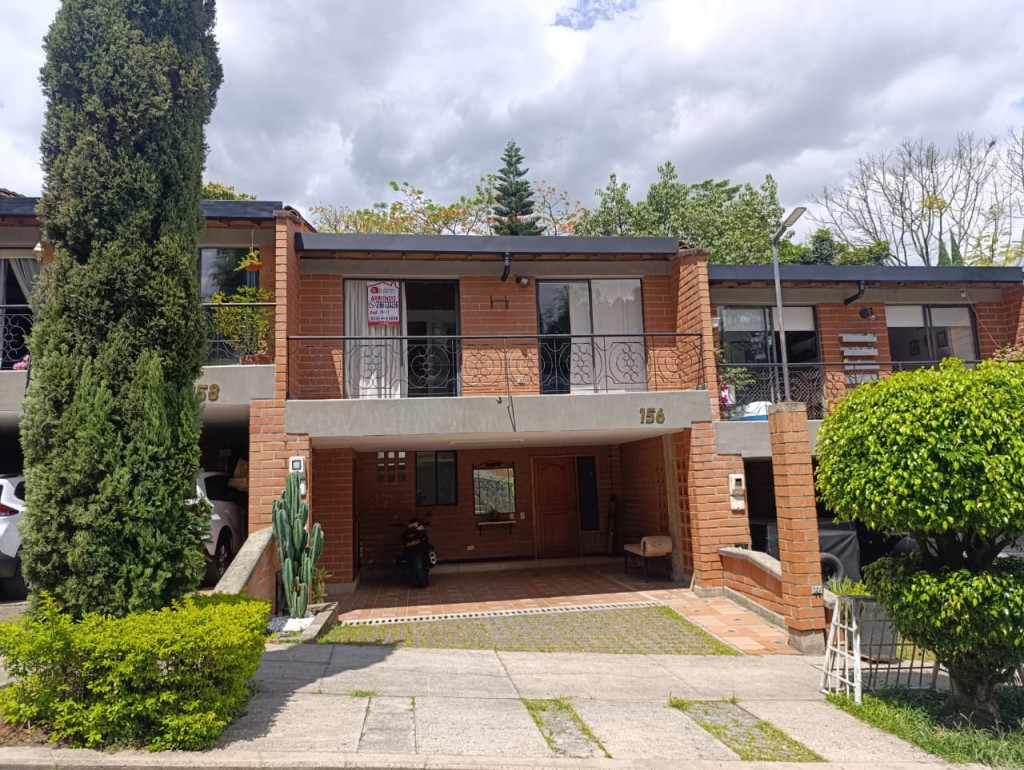 Casa en Arriendo en Loma de las brujas, Envigado