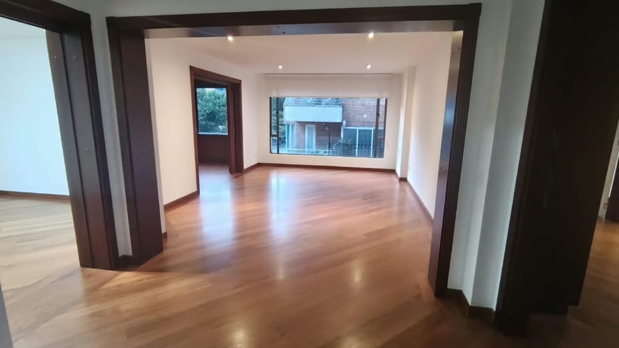 Apartamento de 3 alcobas en venta en Chico Norte, Bogotá, 220 m² · foto 6 de 24
