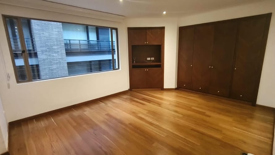 Apartamento de 3 alcobas en venta en Chico Norte, Bogotá, 220 m² · foto 11 de 24