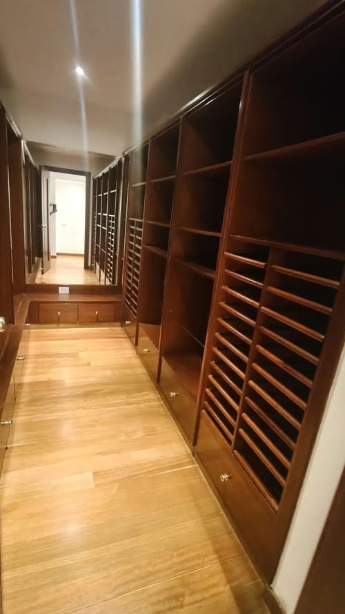 Apartamento de 3 alcobas en venta en Chico Norte, Bogotá, 220 m² · foto 14 de 24