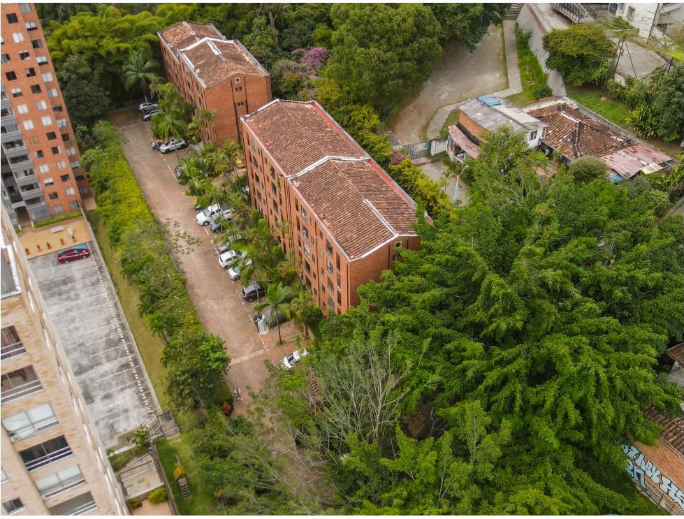 Apartamento en venta en El Poblado, Medellín · foto 2 de 19