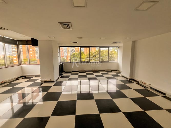 Oficina en arriendo en El Campestre, Medellín, 55 m² · foto 2 de 24