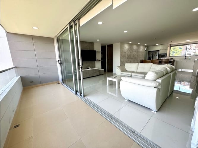Apartamento de 3 alcobas en venta en Loma De Las Brujas, Envigado, 147 m² · foto 4 de 24