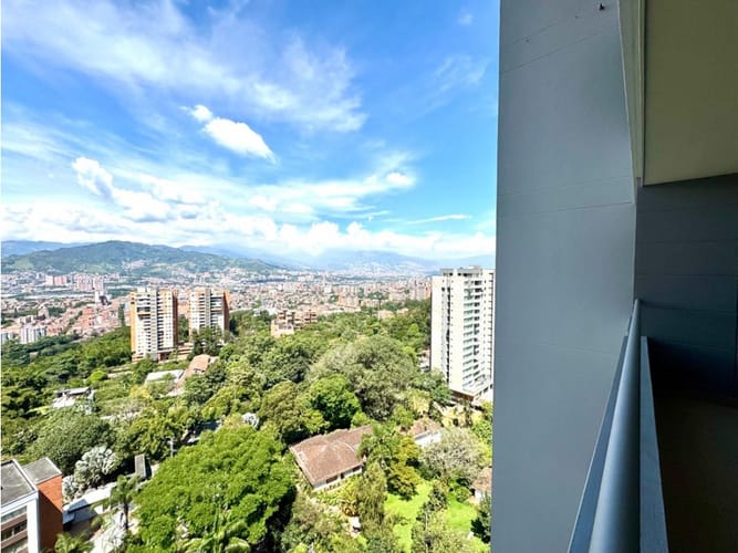 Apartamento de 3 alcobas en venta en Loma De Las Brujas, Envigado, 147 m² · foto 5 de 24