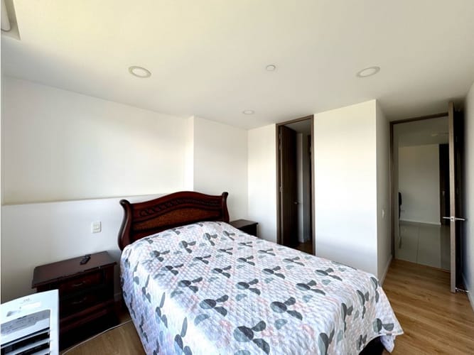 Apartamento de 3 alcobas en venta en Loma De Las Brujas, Envigado, 147 m² · foto 18 de 24