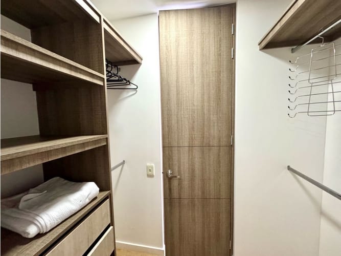 Apartamento de 3 alcobas en venta en Loma De Las Brujas, Envigado, 147 m² · foto 20 de 24