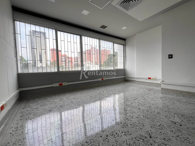 Oficina en arriendo en Santa Maria De Los Angeles, Medellín, 43 m² · foto 2 de 15