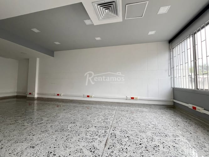 Oficina en arriendo en Santa Maria De Los Angeles, Medellín, 43 m² · foto 3 de 15