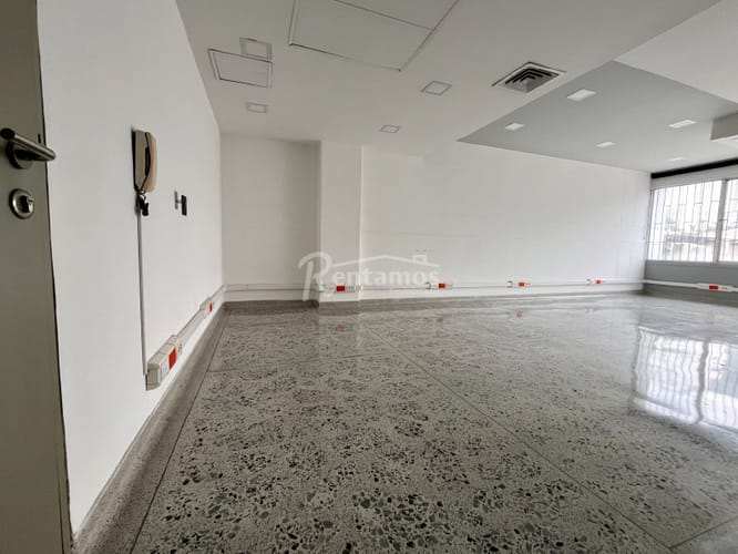 Oficina en arriendo en Santa Maria De Los Angeles, Medellín, 43 m² · foto 6 de 15