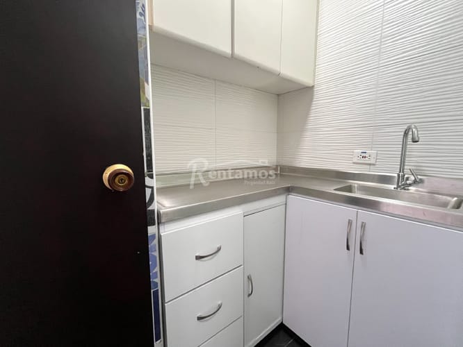 Oficina en arriendo en Santa Maria De Los Angeles, Medellín, 43 m² · foto 12 de 15