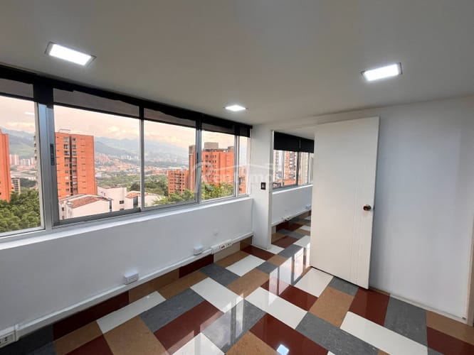 Oficina en arriendo en Santa Maria De Los Angeles, Medellín, 108 m² · foto 7 de 24