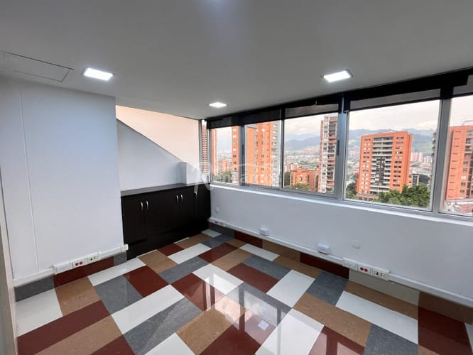 Oficina en arriendo en Santa Maria De Los Angeles, Medellín, 108 m² · foto 8 de 24