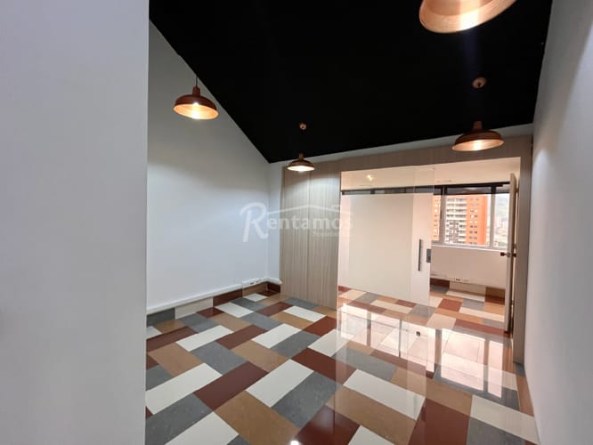 Oficina en arriendo en Santa Maria De Los Angeles, Medellín, 108 m² · foto 13 de 24