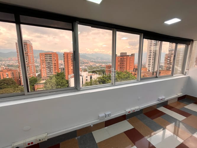 Oficina en arriendo en Santa Maria De Los Angeles, Medellín, 108 m² · foto 23 de 24
