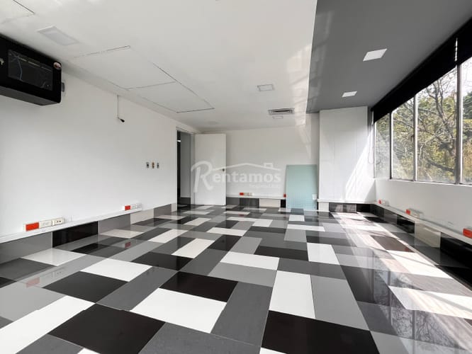 Oficina en arriendo en Santa Maria De Los Angeles, Medellín, 123 m² · foto 2 de 18