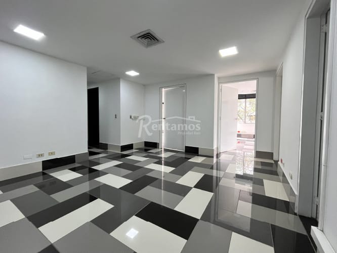 Oficina en arriendo en Santa Maria De Los Angeles, Medellín, 123 m² · foto 11 de 18