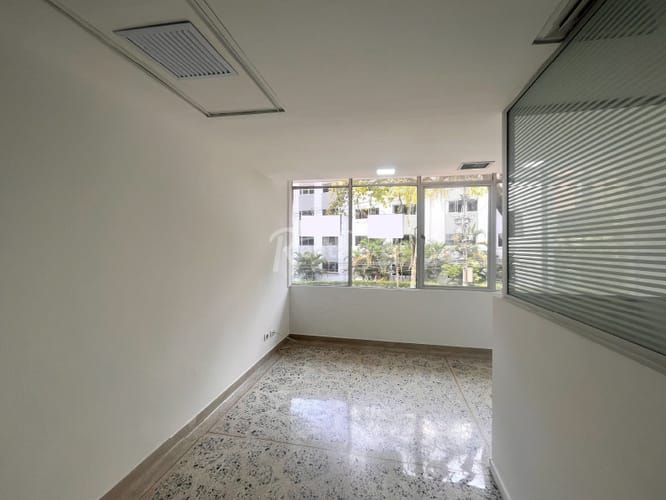 Oficina en arriendo en Santa Maria De Los Angeles, Medellín, 30 m² · foto 16 de 24