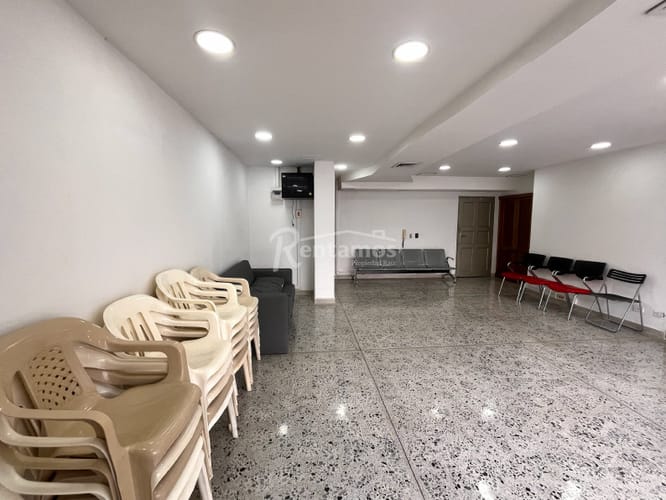 Oficina en arriendo en Santa Maria De Los Angeles, Medellín, 52 m² · foto 12 de 24
