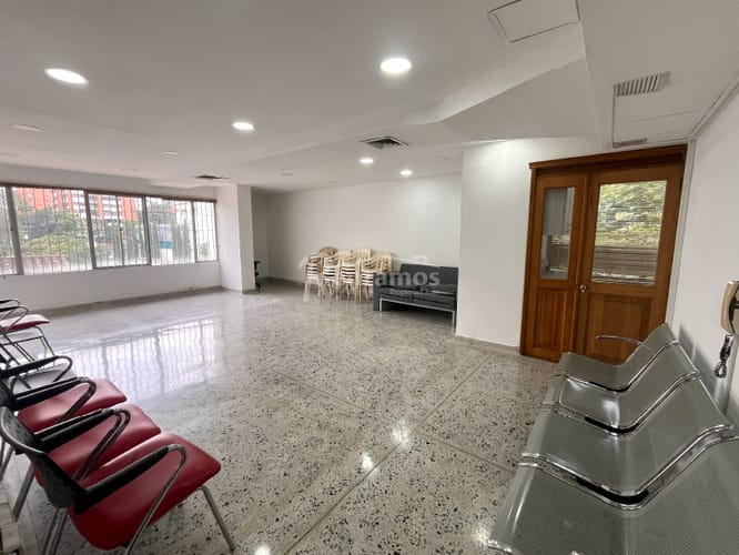 Oficina en arriendo en Santa Maria De Los Angeles, Medellín, 52 m² · foto 14 de 24