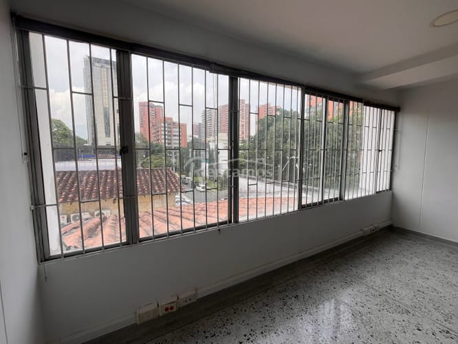 Oficina en arriendo en Santa Maria De Los Angeles, Medellín, 52 m² · foto 22 de 24