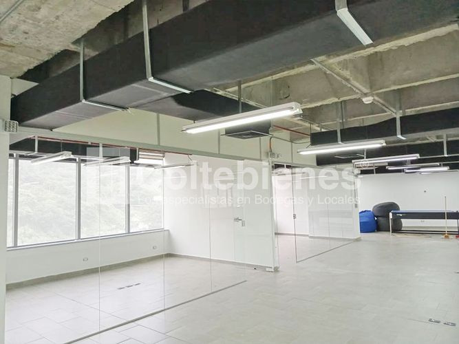 Oficina en venta en Altos Del Poblado, Medellín, 360 m² · foto 4 de 14