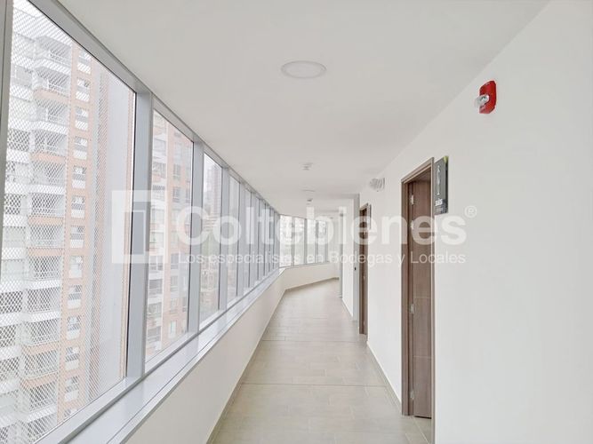 Oficina en venta en Altos Del Poblado, Medellín, 360 m² · foto 6 de 14