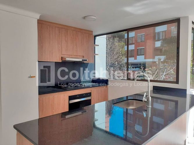 Apartamento de 3 alcobas en venta en El Poblado, Medellín, 107 m² · foto 2 de 16
